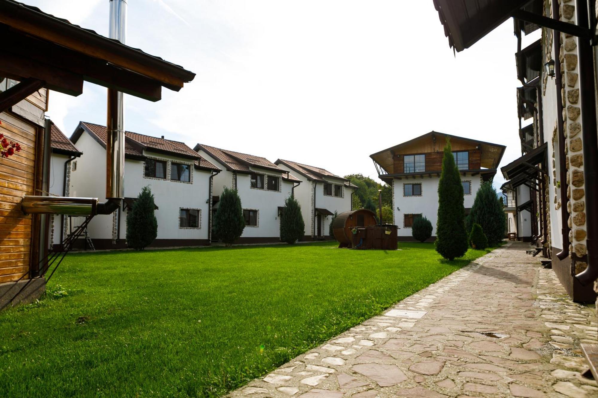Domeniul Roa Hotel Avrig Exterior photo