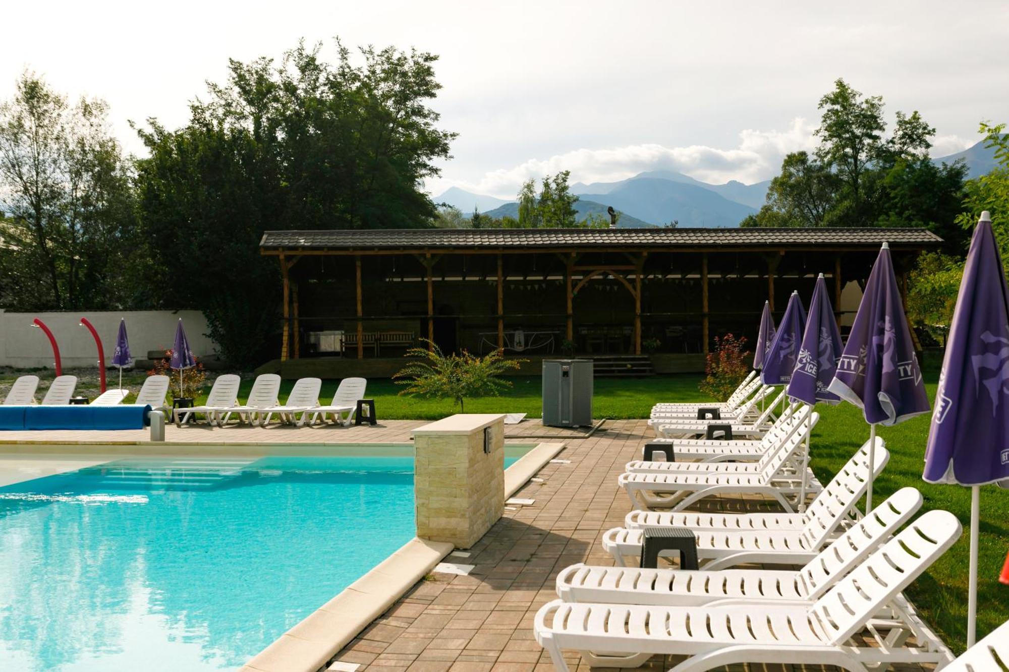 Domeniul Roa Hotel Avrig Exterior photo